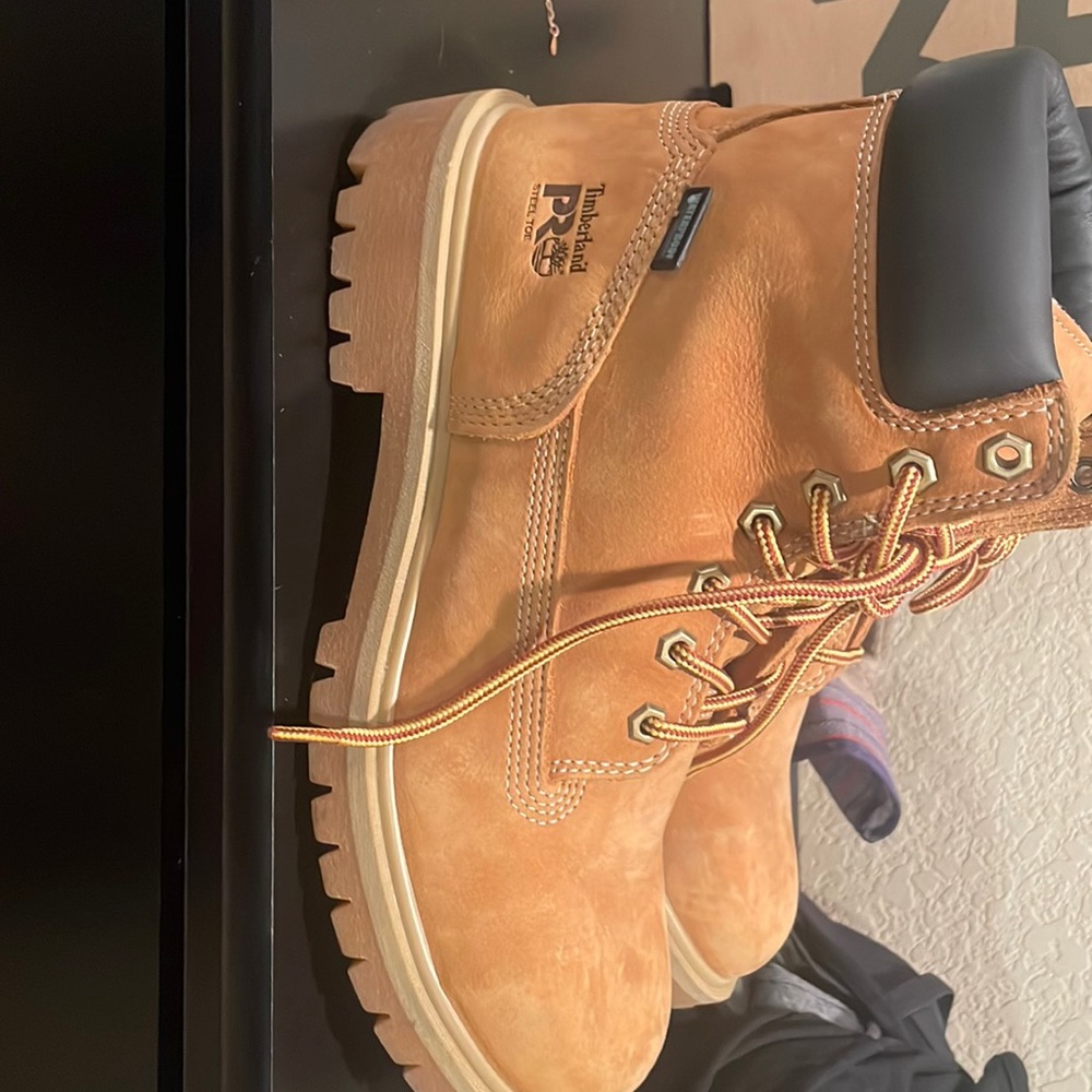 Timberland pro 24/7 steel toe boots size 9 women. only wore once.